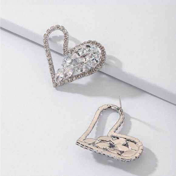 NEW 925 NEEDLE RHINESTONE HEART STUDS - Picture 5 of 12